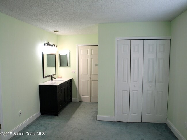 Building Photo - 1485 Malibu Cir NE