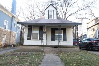 Building Photo - December FREE On This 1 Bedroom 1 Bath House Near KU Med & Westport