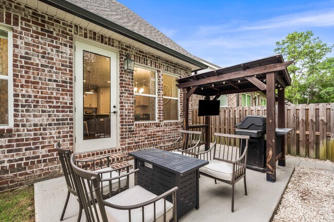 Building Photo - 89 Laurel Oaks Dr