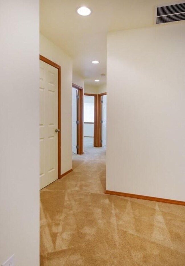 Building Photo - 4bd/2.5ba Lake Stevens Home