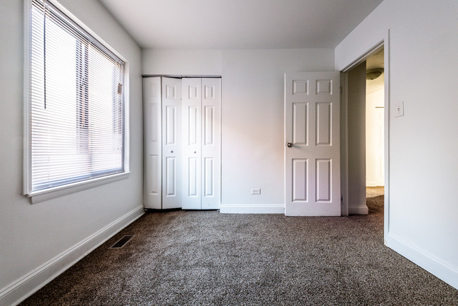 Bedroom - 13256 S Prairie Ave