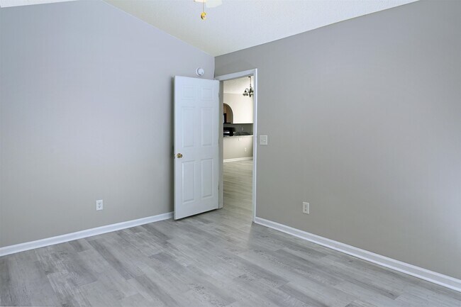 Building Photo - 8256 Tartan Ln