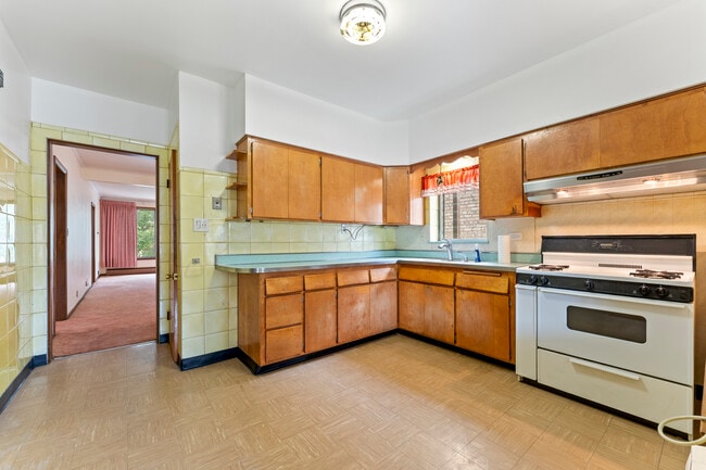 Building Photo - 4844 W Addison St