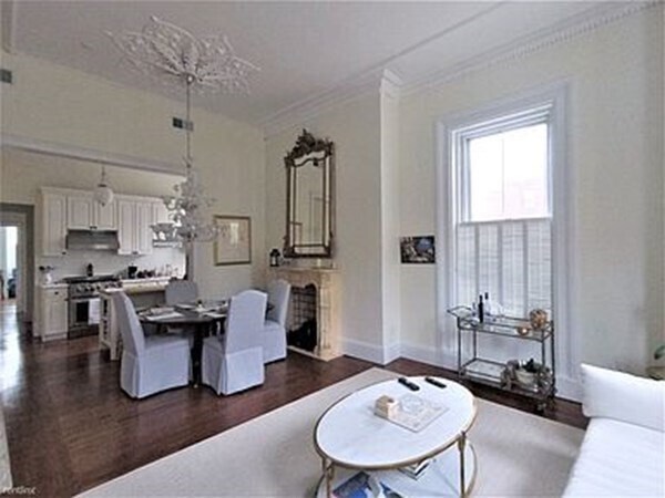 Building Photo - 48 Monument Sq