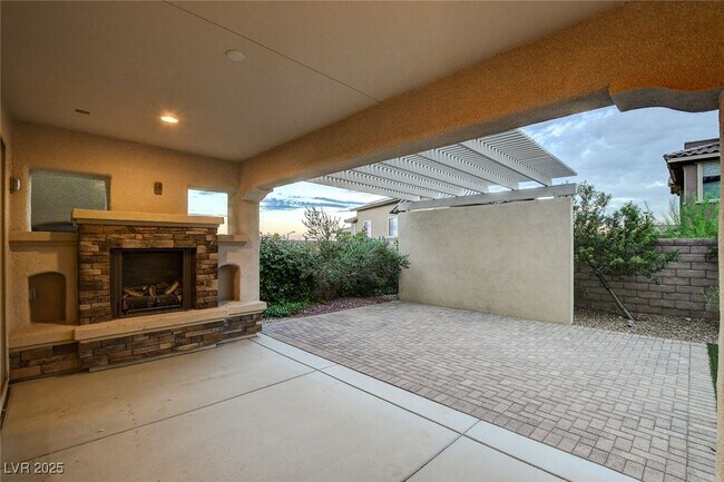 Building Photo - 12217 Nasino Ave