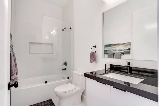 Building Photo - 2962 NW 10th Ct