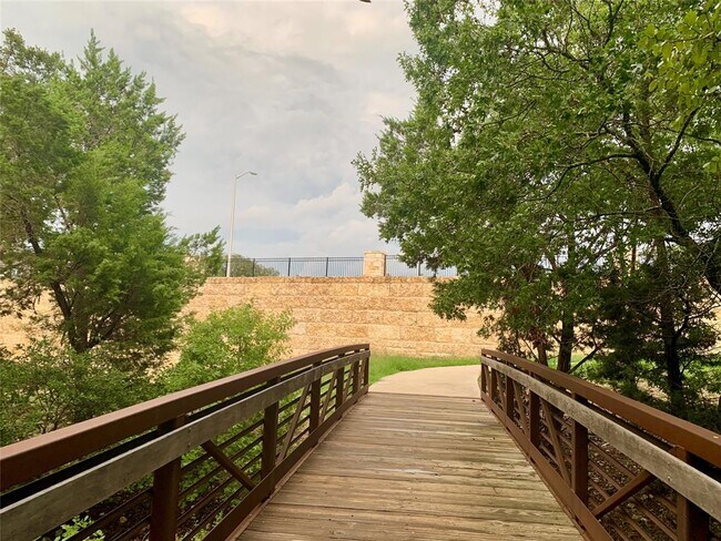 Building Photo - 3020 Sage Ranch Dr