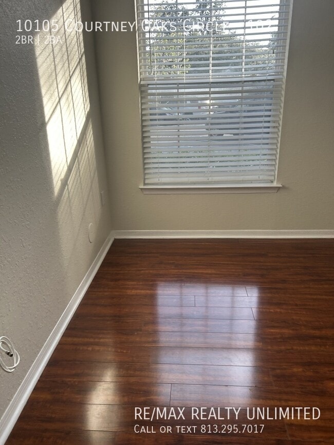 Building Photo - 10105 Courtney Oaks Cir