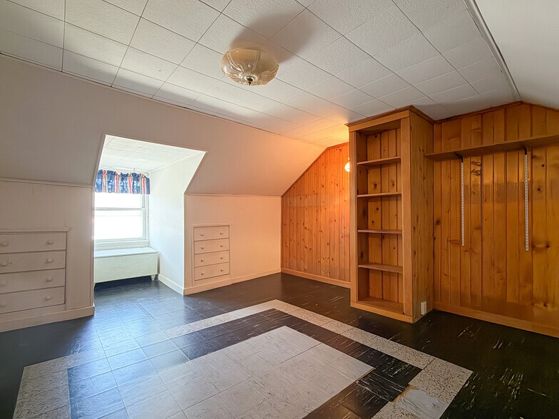 Building Photo - 403 Spruce St