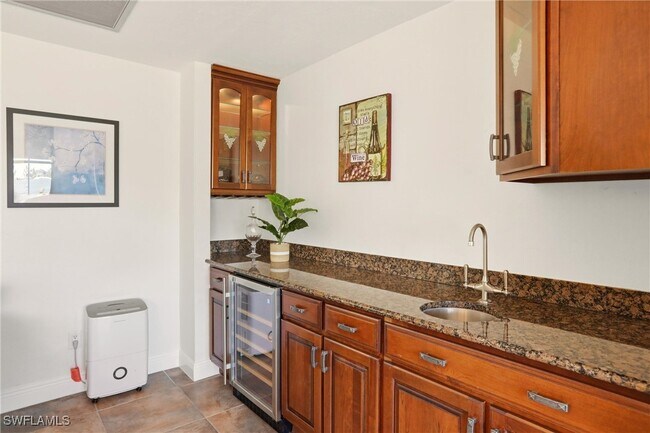 Building Photo - 339 Landmark St