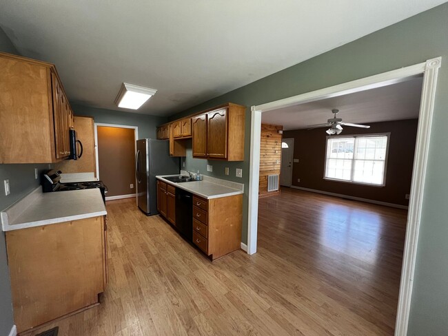 Building Photo - FOR RENT DAVIE COUNTY!!