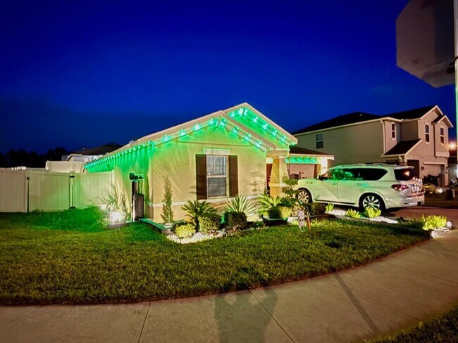 Building Photo - 279 Bergamot Lp