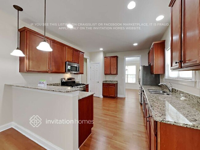 Building Photo - 8627 Ridgeline Ln