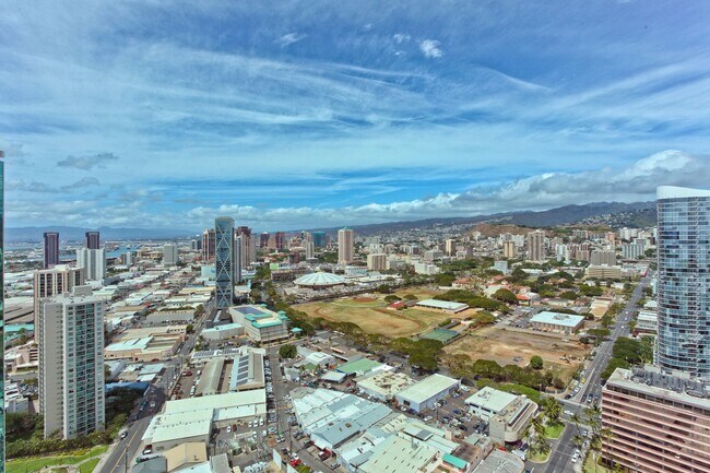 Building Photo - Convenient Luxury Living!! WELCOME TO WAIH...
