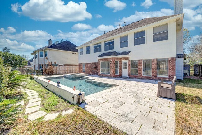 Building Photo - 15422 Downford Dr