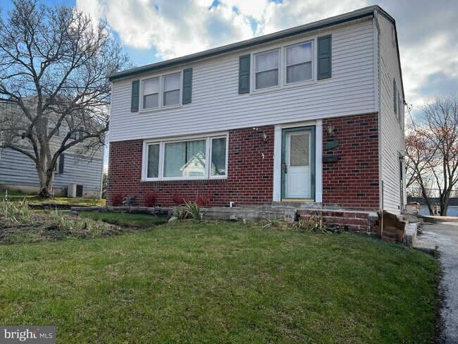 Building Photo - 669 N Henderson Rd