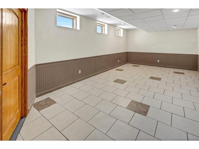 Building Photo - 1209 Lewis Ave SW