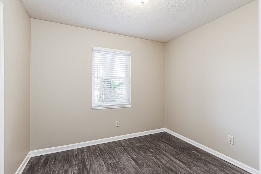 Building Photo - 3702 Blue Creek Ct