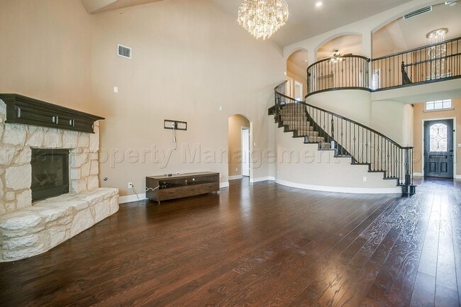 Building Photo - 2911 Pino-