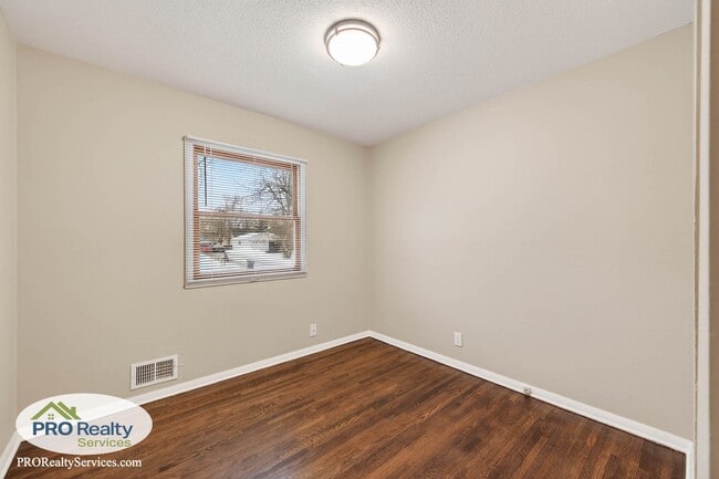 Building Photo - 3 Bedroom Home **Free February Rent with a February 2026 Move In**