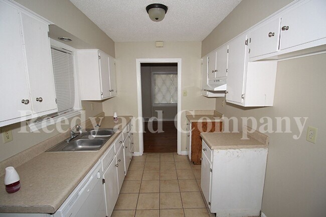 Building Photo - 3001 Falkirk Rd