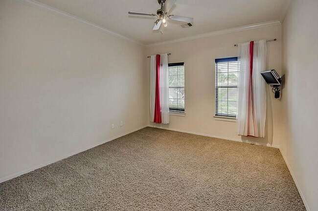 Building Photo - 1143 Sopris Dr