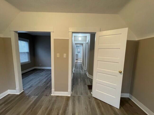 Main Bedroom01 - 5434 N Lotus Ave