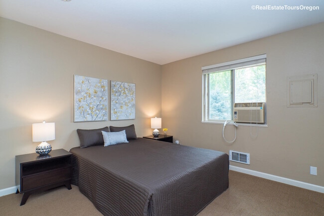 Building Photo - Beautiful 1bdrm/1bth condo in the Cedar Mi...