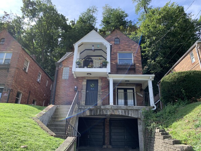 Building Photo - 3835 Beechwood Blvd