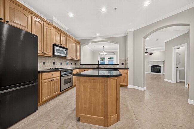 Building Photo - 4307 Lake Walk Ct