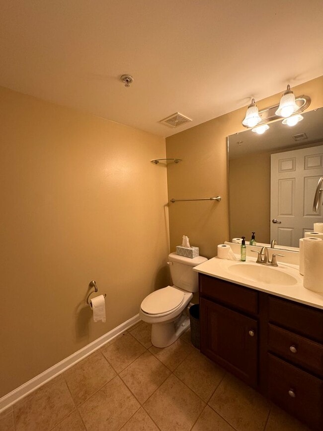 Building Photo - Beautiful 3 Bedroom town-home in Haymaker Pointe