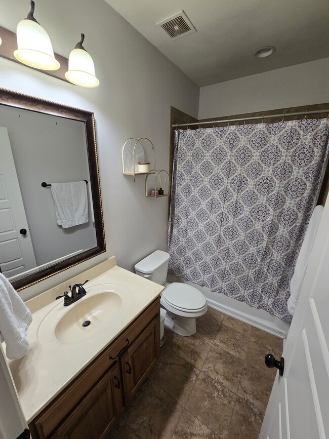 Building Photo - 111 Wolf Creek Trail SW