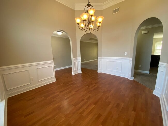 Building Photo - COMING EARLY MAY 2026! (Pet Friendly)