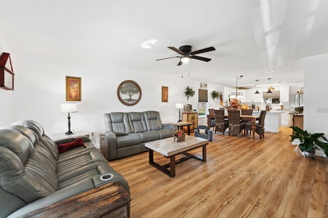 Building Photo - 526 Camellia Ave