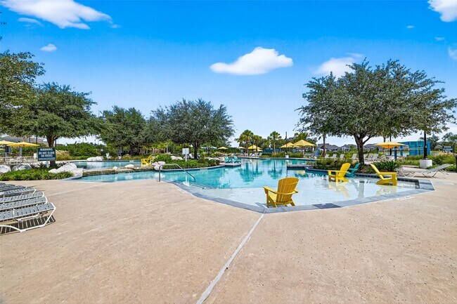 Building Photo - 10727 River Walk Dr