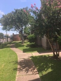 Building Photo - 12500 Sandpiper Dr