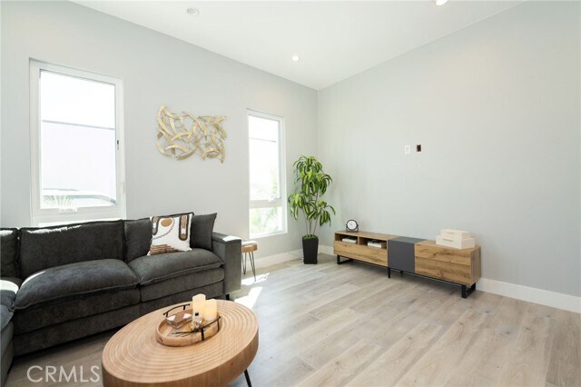 Building Photo - 5849 Shirley Ave