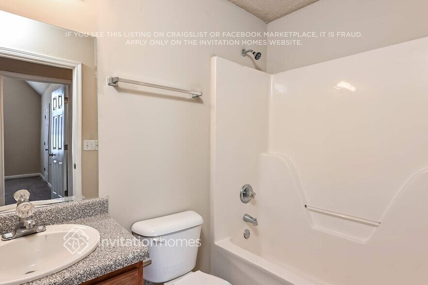 Building Photo - 624 Granite Trce