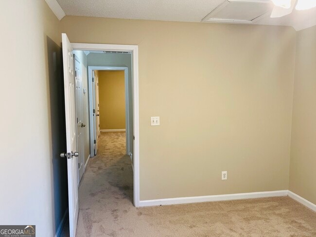 Building Photo - 129 Lost Lake Dr