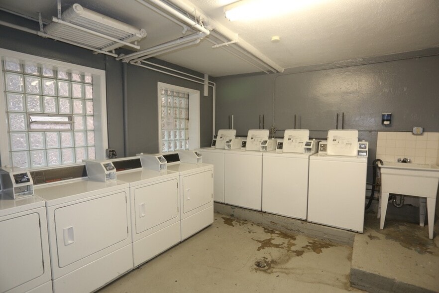 Building Photo - 3824 N Fremont St