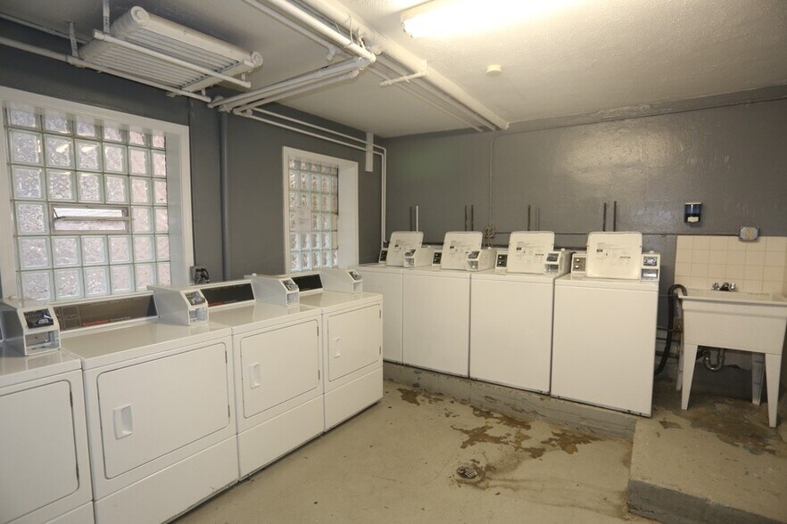 Building Photo - 3836 N Fremont St