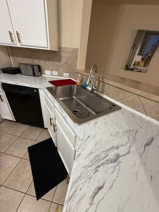 Building Photo - 168 Dolomite Dr