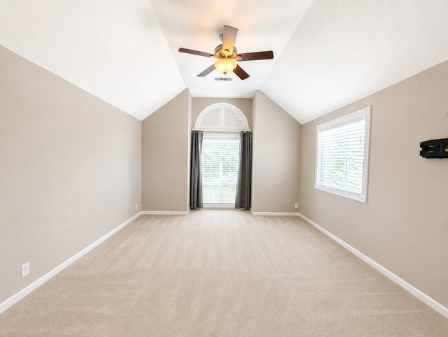 Building Photo - Light-Filled 3 Bedroom Retreat with Waterfall & Fully Fenced Yard