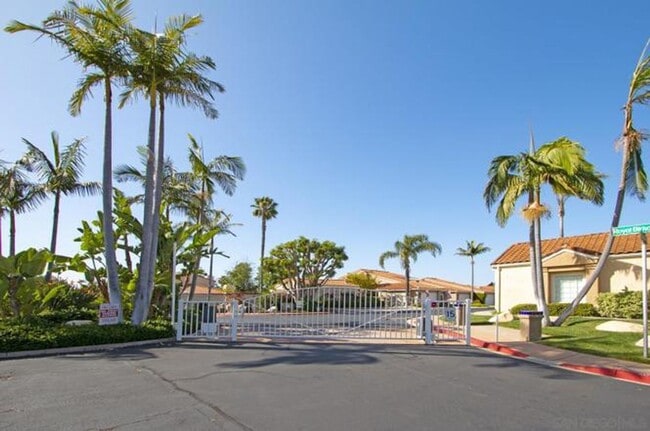 Building Photo - Sun-Filled 2 bedroom 2 bathroom Rancho Bernardo Home with Private Patio!