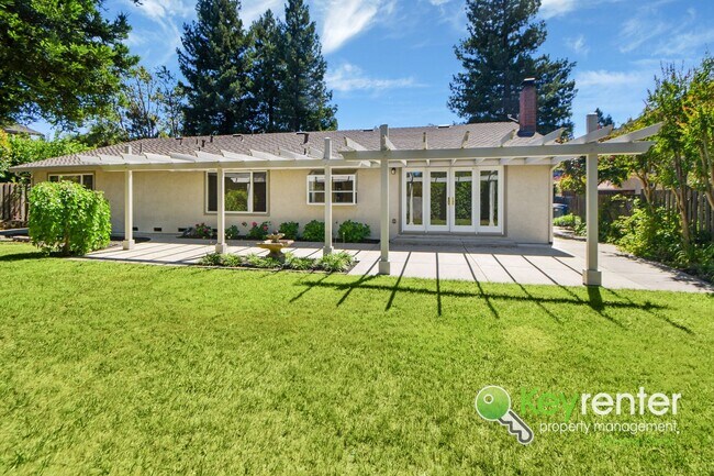 Building Photo - Beautiful 4 Bed / 3 Bath Bollinger Hills Home with Gorgeous Remodeled Kitchen!