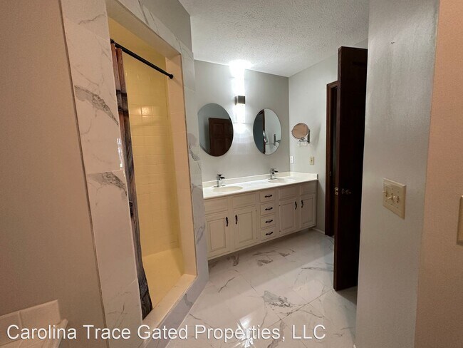 Building Photo - 3 br, 2 bath House - 5055 Bluebird Drive