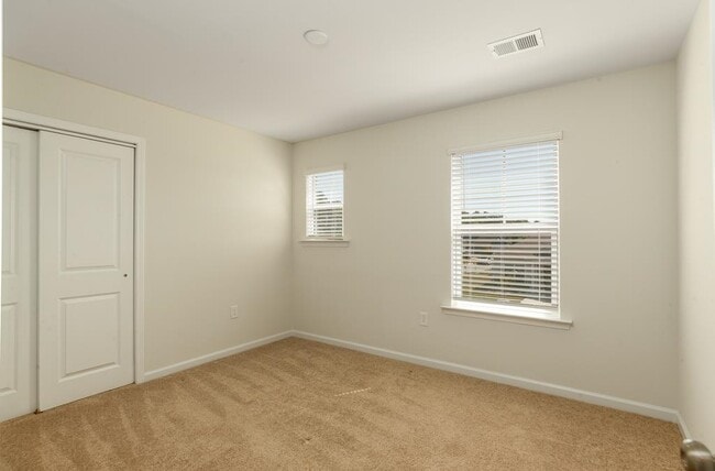 Building Photo - 5700 Redgum Dr