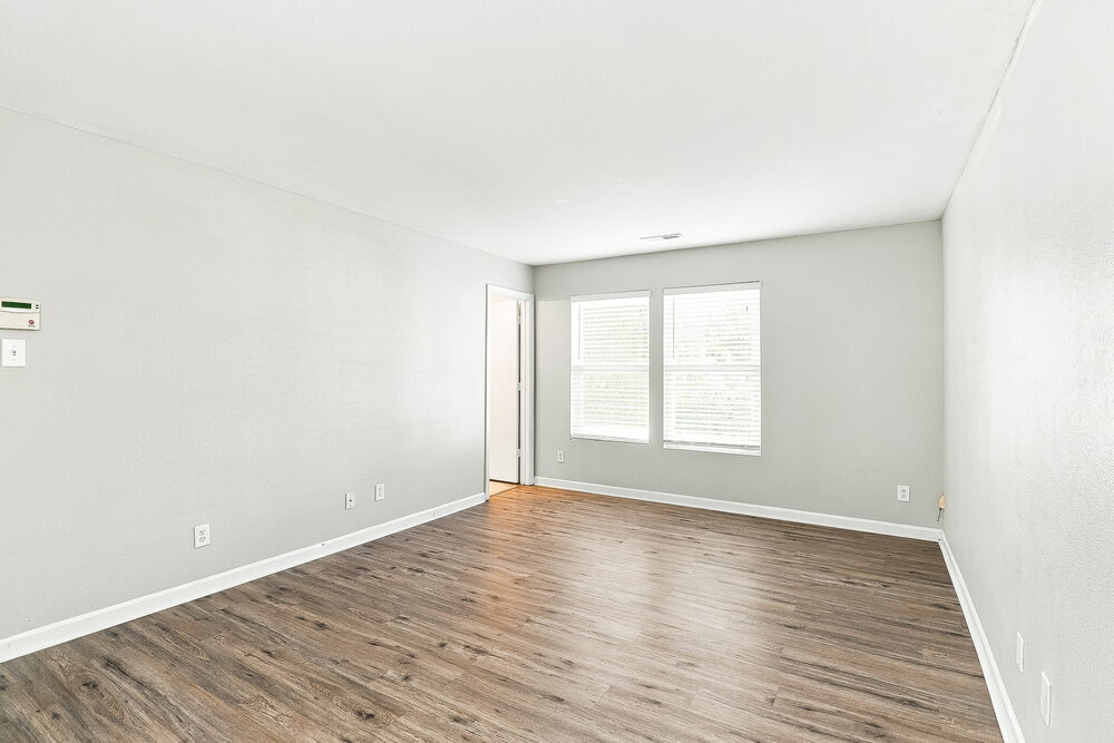 Building Photo - 1605 Bray Dr