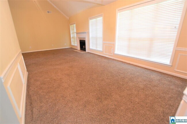 Building Photo - 211 Silver Creek Pkwy