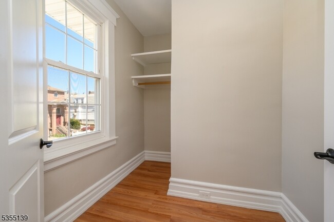 Building Photo - 78 Forest St